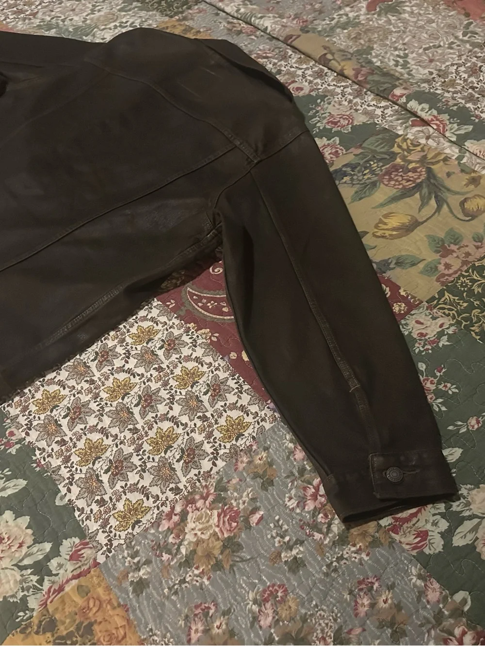 Levi’s relaxed fit men’s trucker jacket
